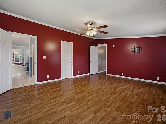 5th image of 3006 Reba Cardwell Ln