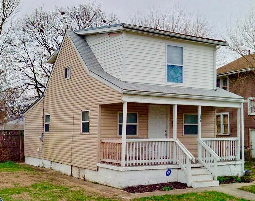 538 S Oakley Ave photo 1