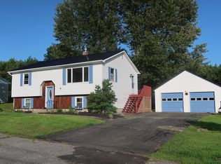 23 Glen St, Augusta, ME 04330