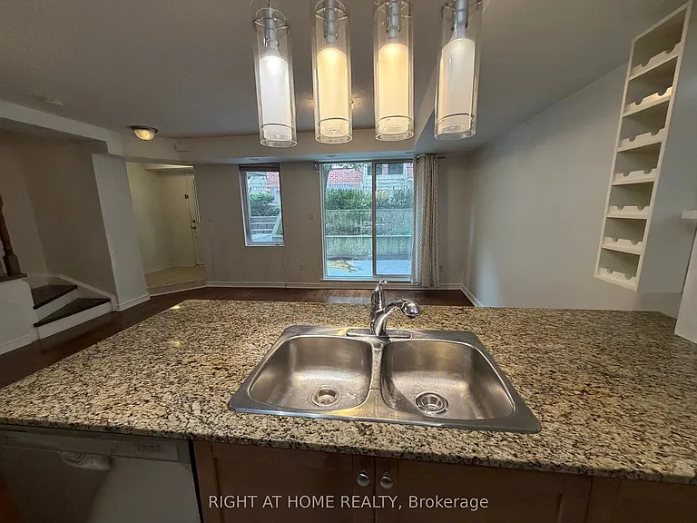 11 Ruttan St #126 — Photo 8