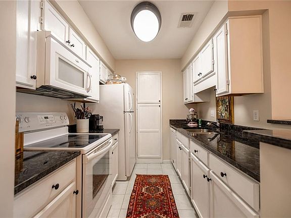 2nd image of 1213 Pine Heights Dr NE