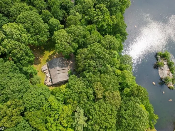 30 Upper Mount Glen Lake Dr, West Milford Twp., NJ 07480