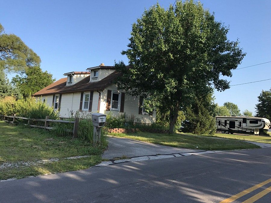 2nd image of 3420 Maple Ave