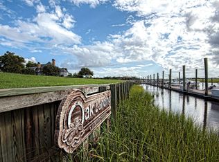 5 Oak Landing Rd, Wilmington, NC 28409