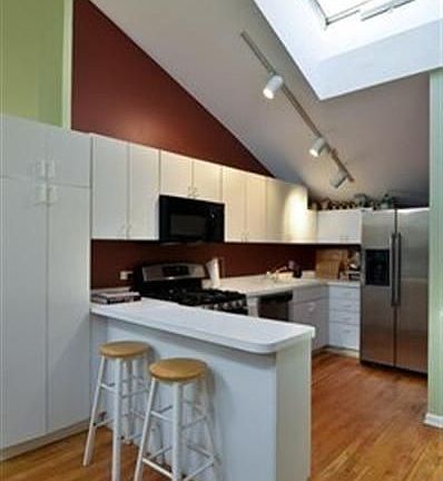 4th image of 623 W Drummond Pl