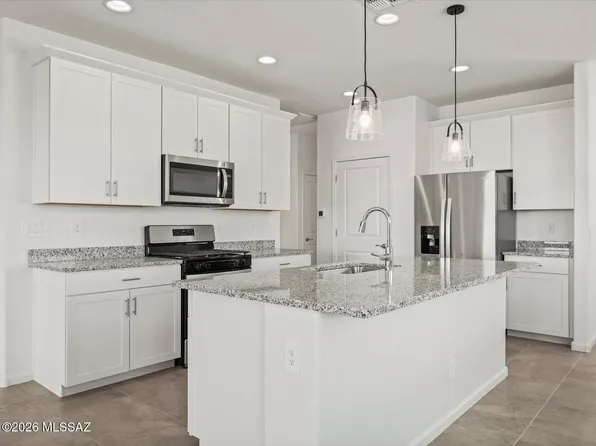 5180 W Bowen House Rd, Tucson, AZ 85757
