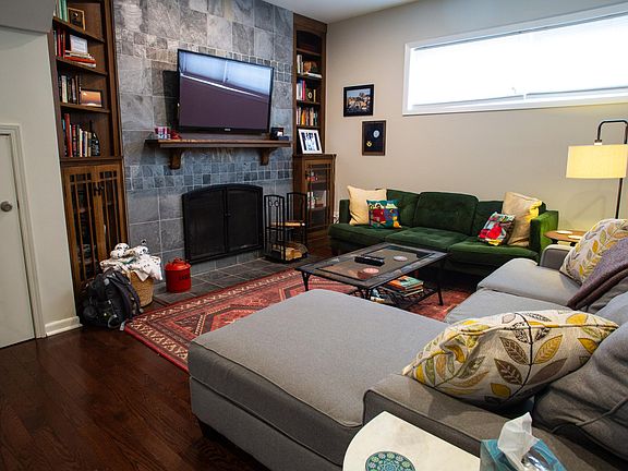 5th image of 2026 W Grand Ave APT C