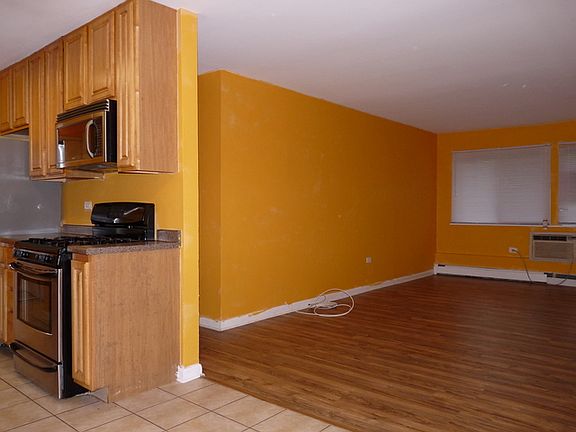 2nd image of 655 Deepwoods Dr APT 1B