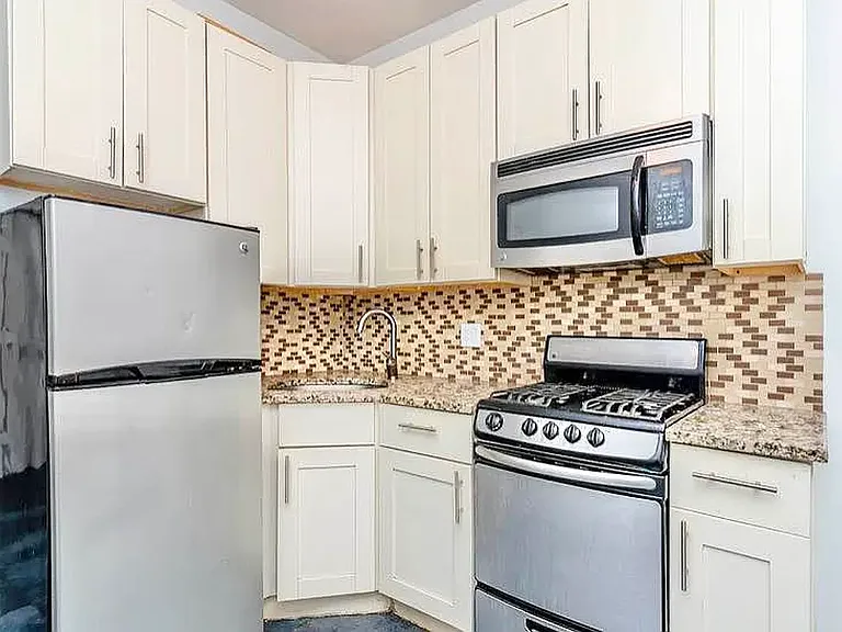 294 Harman St #2LR — Photo 7