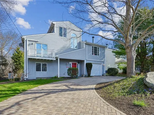 94 Spindrift St, Jamestown, RI 02835