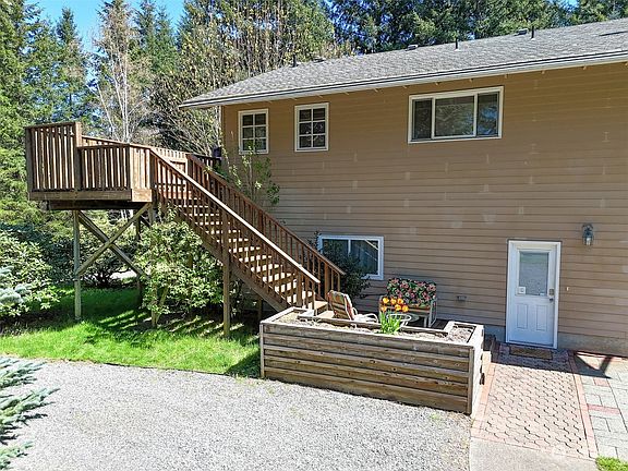 3rd image of 15801 Garden Acres Lane SE