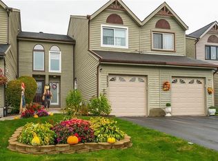 8233 Honeysuckle Dr, Liverpool, NY 13090