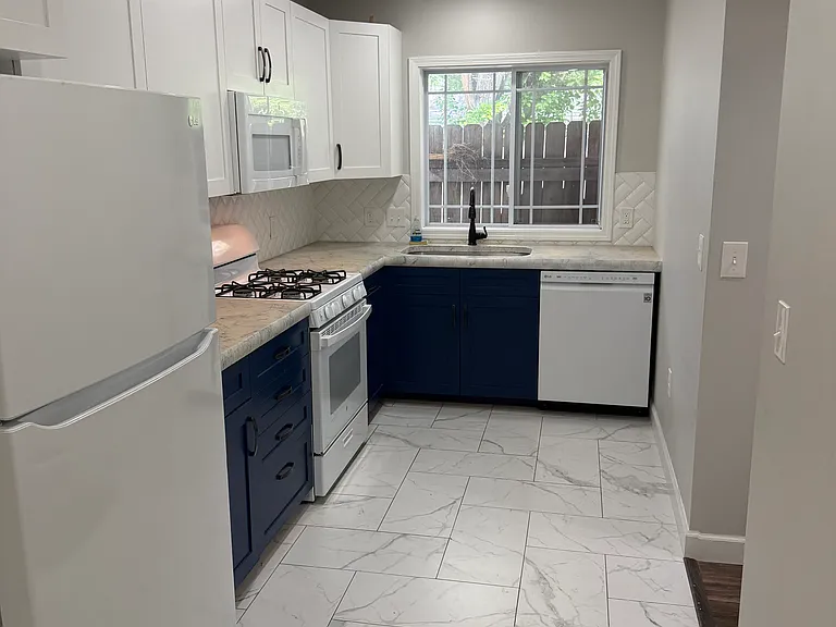 20485 Finley St — Photo 3