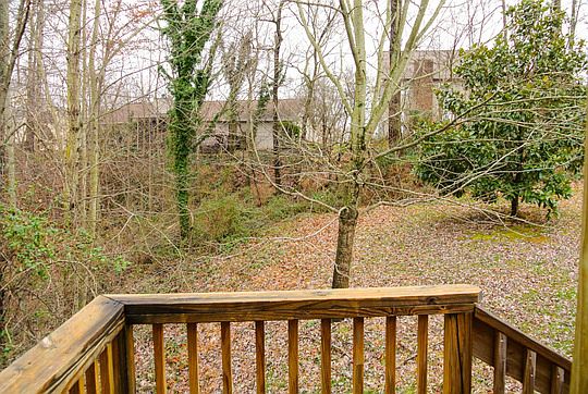 5th image of 700 Shadywood Ln