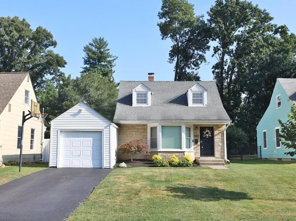 554 Park Blvd, Worthington, OH 43085
