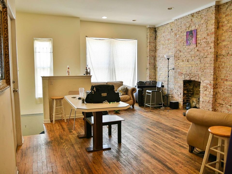 1st image of 2835 W Medill Ave #Jgyjzu2zc
