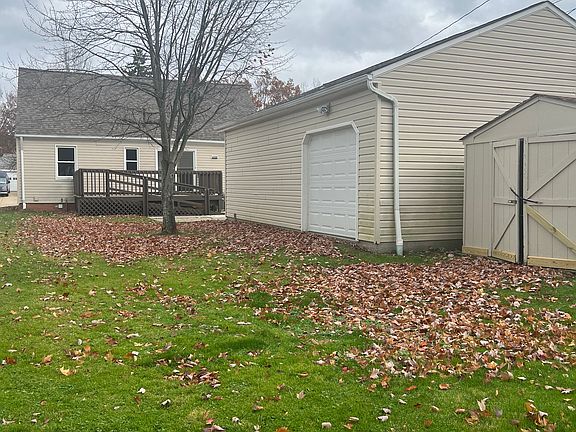 2nd image of 1718 Hawthorne Dr