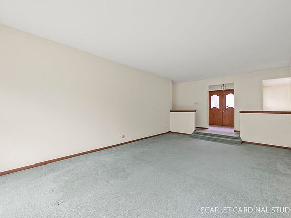 3rd image of 1110 S Fernandez Ave