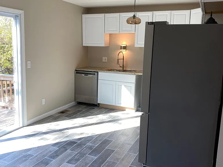 2506 Meadowmar Ln — Photo 4
