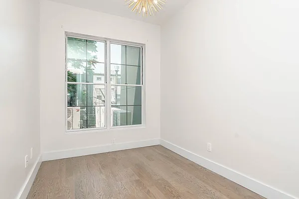 Rented by MySpaceNYC | media 17