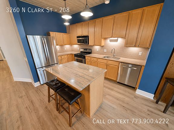 5th image of 3260 N Clark St APT 208
