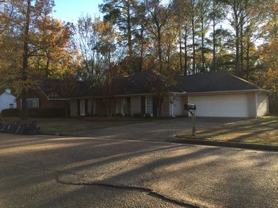5889 Kristen Dr, Jackson, MS, 39211