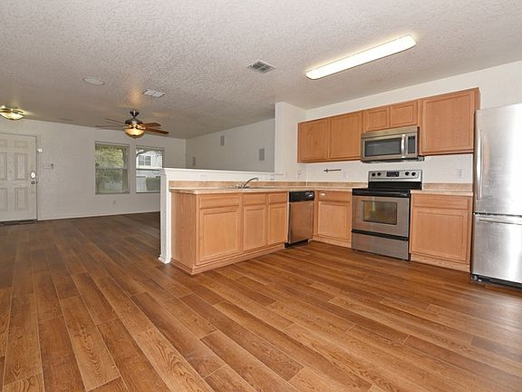 4th image of 115 Shadbush St