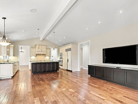 3rd image of 16771 Frank Ave