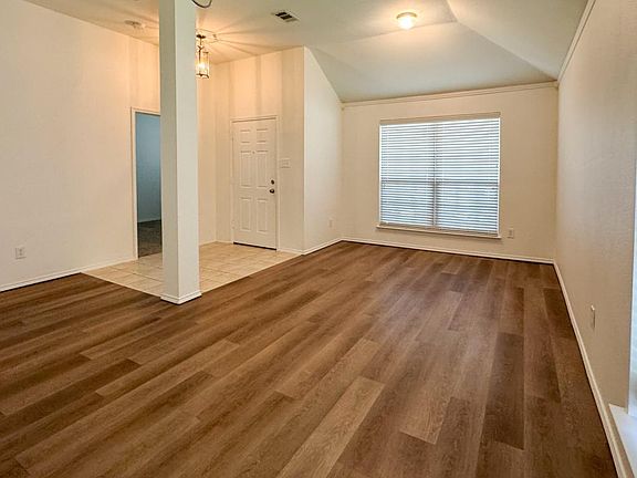 4th image of 6416 Meadowcrest Ln