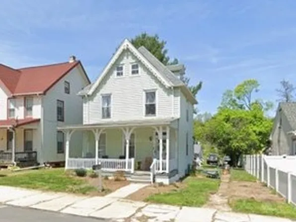 609 W 1st Ave, Parkesburg, PA 19365