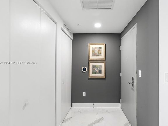 3rd image of 488 NE 18th St Unit 4309