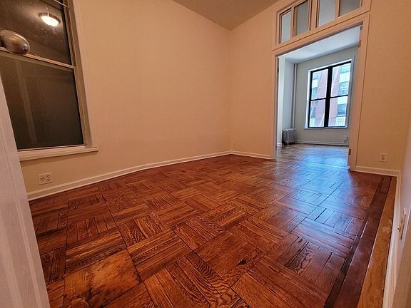 3rd image of 300 Quincy St #1BB