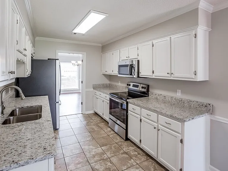 4378 Bunker Hill Dr — Photo 9