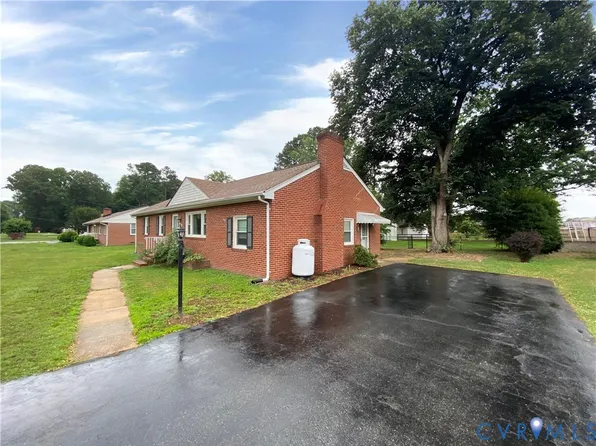 8337 Burnside Dr, Mechanicsville, VA 23116