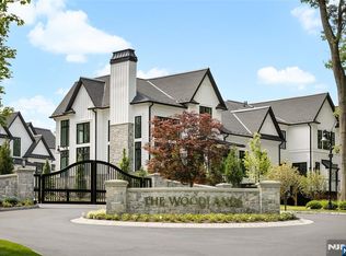 23 Stone Bridge Ct, Demarest, NJ