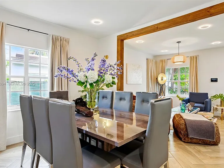 1363 Biarritz Dr — Photo 10