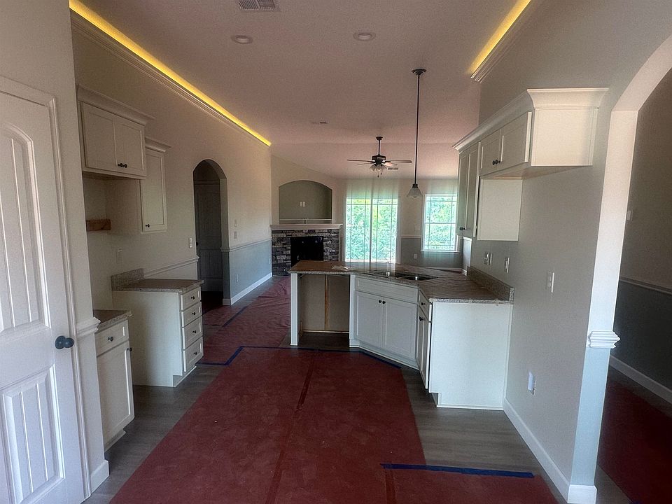 2nd image of 1205 Stoneleigh Rd