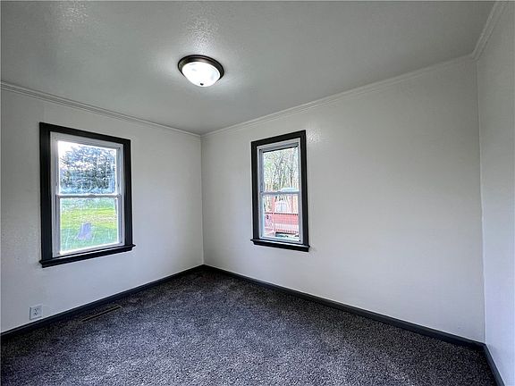 3rd image of 810 N 2nd St