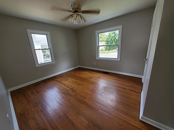 3rd image of 489 Collingwood Ave