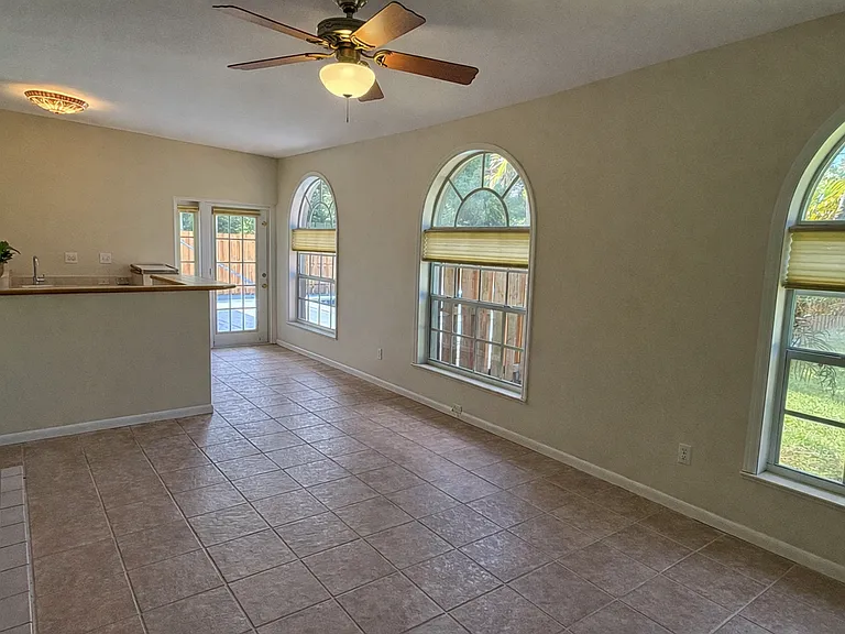 514 SW North Carolina Dr — Photo 16