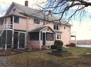 35 Saunders Dr, Niantic, CT 06357