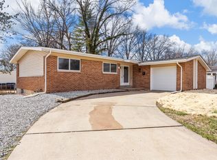 1010 Cheyenne Dr, Florissant, MO 63033