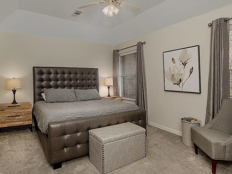 174 N Valley Oaks Cir — Photo 15
