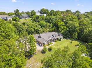 17 Greenview Dr, Kimberling City, MO 65686