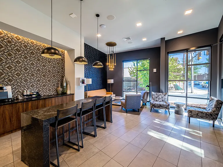 Center Square Lofts West — Photo 29
