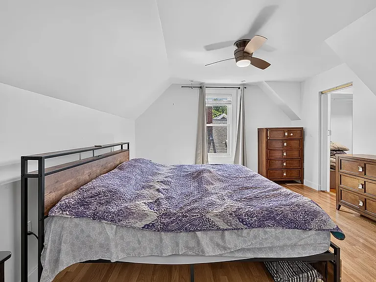 4th bedroom (Master king bed)