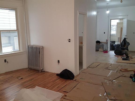 5th image of 117 Saratoga Ave APT 2S
