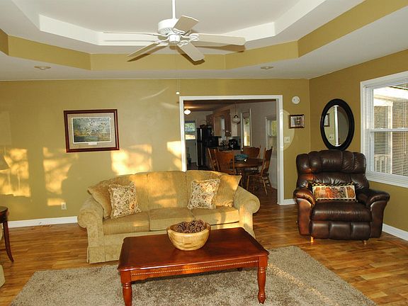 4th image of 191 Lakeshore Cir