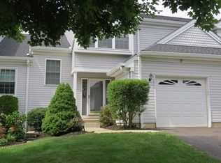 37 Vandeventer Ct, Sayreville, NJ