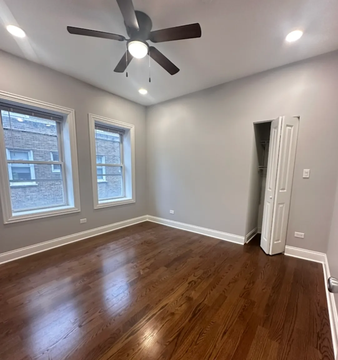 2 bed, 950 sqft, $2,300 — Photo 4